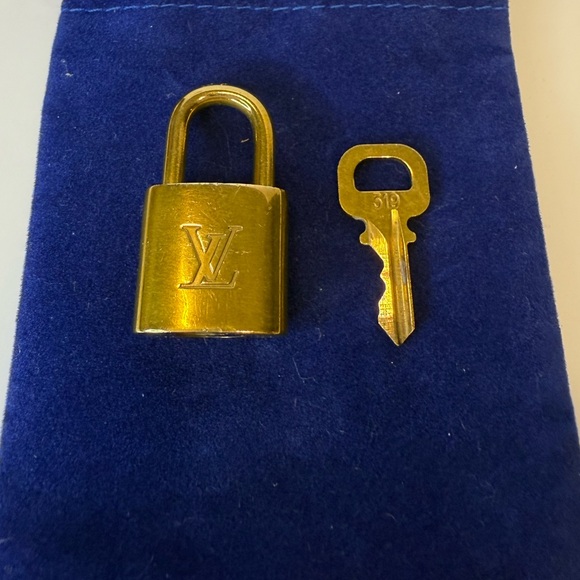 Louis Vuitton Gold Lock and Key Set #319 - Picture 1 of 8